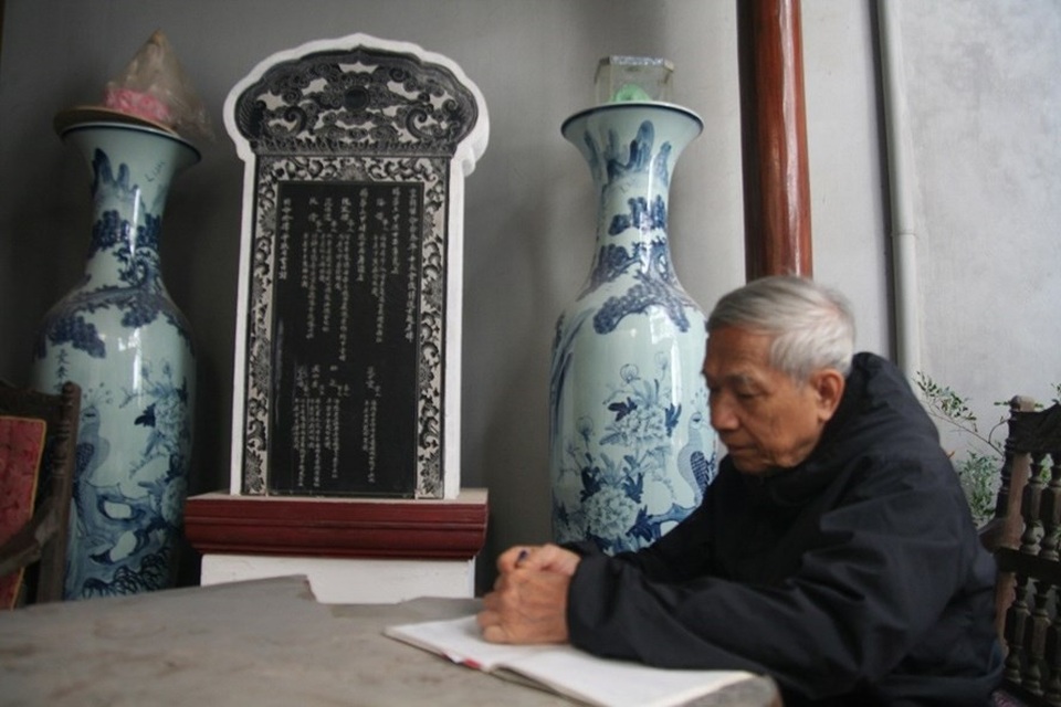 
Ở tuổi 86, thầy Trà vẫn miệt mài với con chữ
