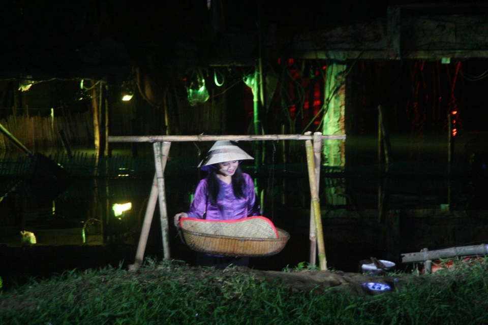 Âm vọng sông Hương - “bài ca” về người dân sông nước xứ Huế - 7 Sinh con, ru con trên sông