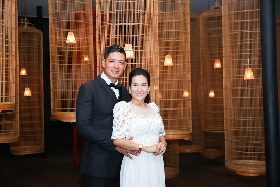 Trương Ngọc Ánh trễ nãi đến mừng Bình Minh – Anh Thơ 10 năm bên nhau - 1 Trương Ngọc Ánh trễ nãi đến mừng Bình Minh – Anh Thơ 10 năm bên nhau - 1