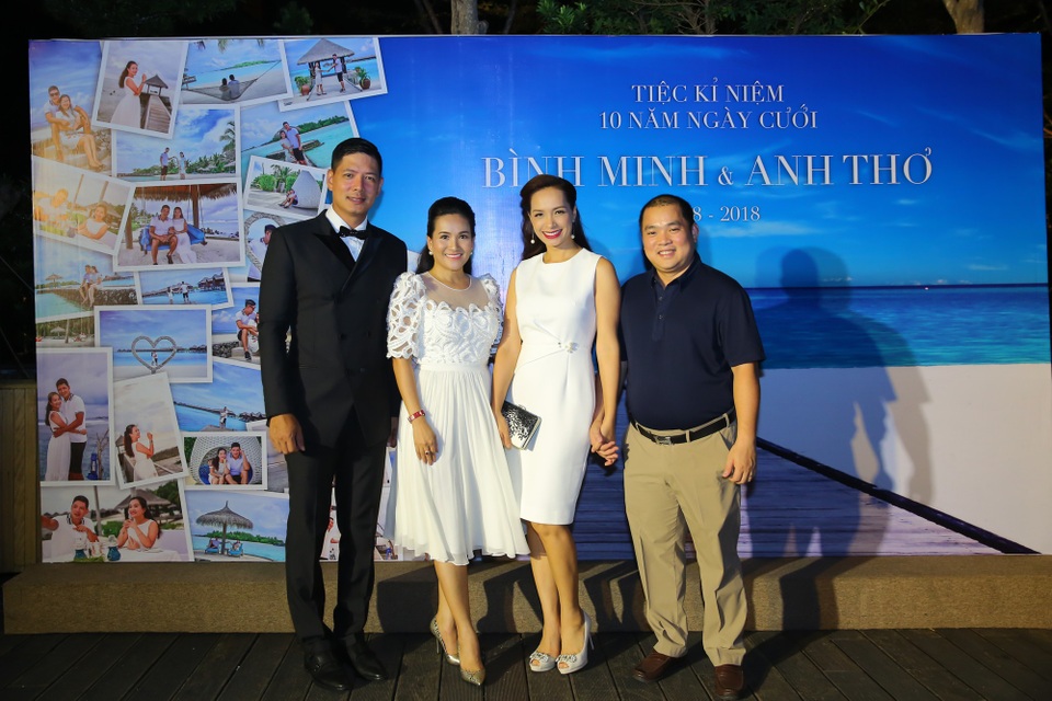 Trương Ngọc Ánh trễ nãi đến mừng Bình Minh – Anh Thơ 10 năm bên nhau - 6 Vợ chồng Thuý Hạnh - Minh Khang cũng là cặp bạn thân của Bình Minh - Anh Thơ.