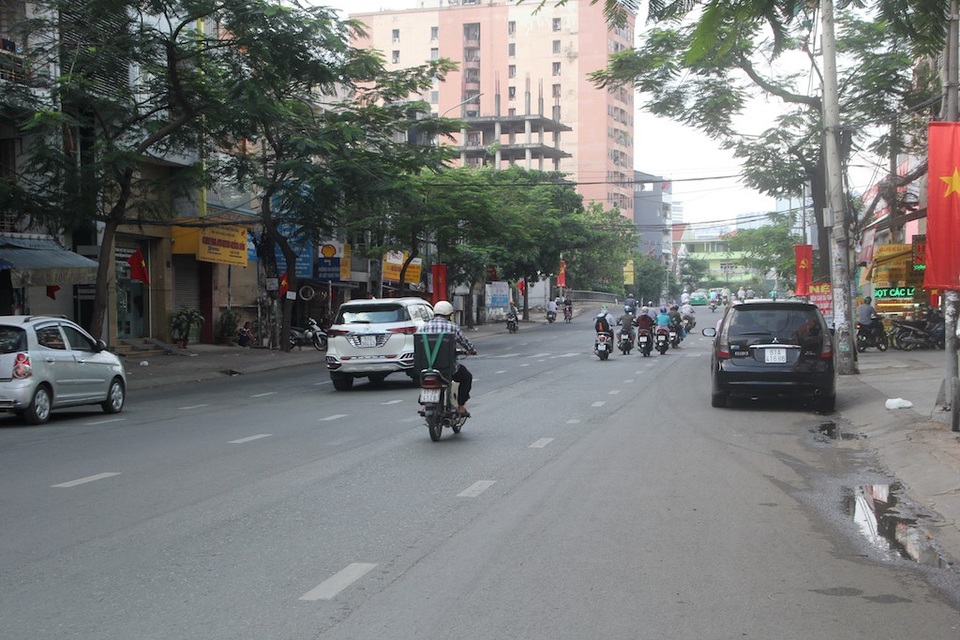 Đường phố Sài Gòn thênh thang trong ngày nghỉ lễ 30/4 - 3