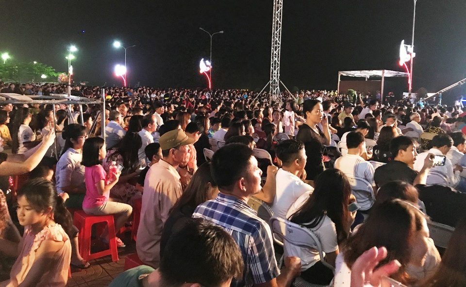 Phó Thủ tướng Chính phủ Vương Đình Huệ đánh trống khai hội du lịch Cửa Lò 2018 - 12 Phó Thủ tướng Chính phủ Vương Đình Huệ đánh trống khai hội du lịch Cửa Lò 2018 - 12