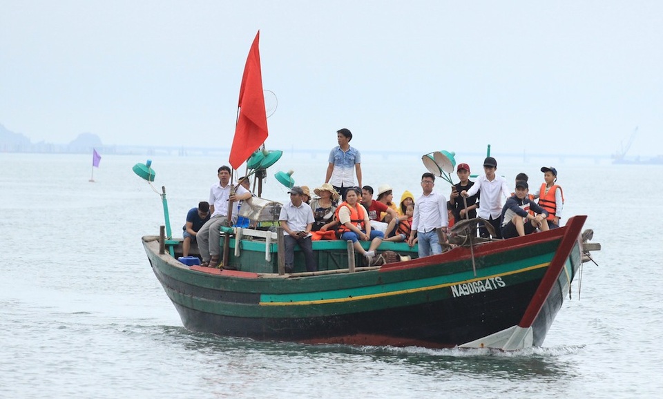 Sôi động giải đua thuyền trên biển Cửa Lò - 13 Sôi động giải đua thuyền trên biển Cửa Lò - 13