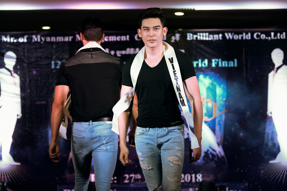 Minh Trung dẫn đầu bình chọn trước chung kết Mr International 2018 - 4 Minh Trung đã nỗ lực tập luyện để có phần thi thật tốt trong đêm chung kết.