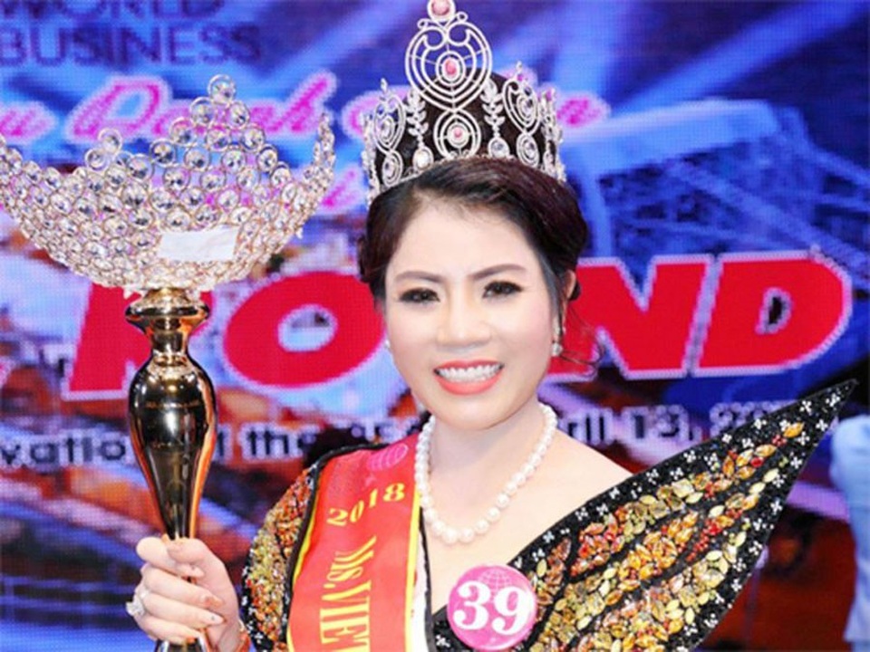 Hoa hậu lừa đảo triệu USD, cầm đầu đường dây phạm tội ngàn tỷ - 1
Hoa hậu doanh nhân thế giới người Việt 2018 cầm đầu đường dây mua bán hóa đơn nghìn tỷ.