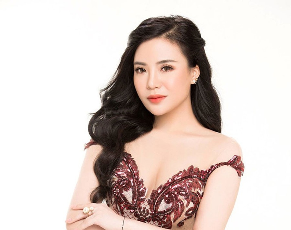 Hoa hậu lừa đảo triệu USD, cầm đầu đường dây phạm tội ngàn tỷ - 2
Nguyễn Thu Trang được chọn là đại diện của Việt Nam tham dự cuộc thi Hoa hậu Quý bà châu Á tại Trung Quốc tháng 11/2017.
