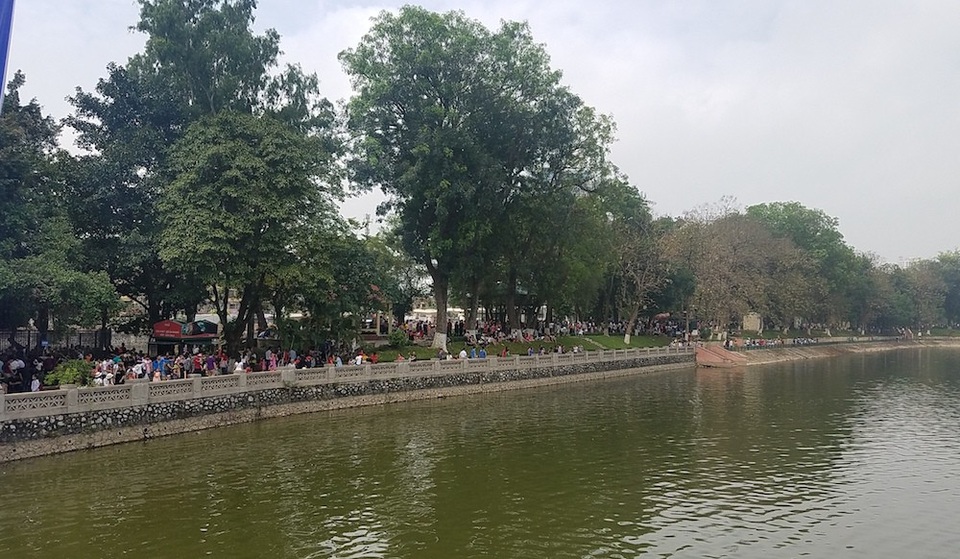 Hà Nội: "Nghẹt thở" chen chân đưa con đi chơi vườn thú Thủ Lệ - 10 Hà Nội: "Nghẹt thở" chen chân đưa con đi chơi vườn thú Thủ Lệ - 10