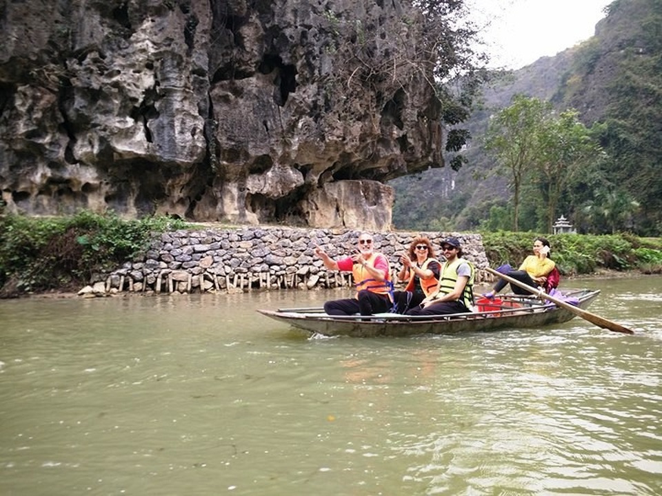 Kỹ năng chèo đò bằng chân điêu luyện của người dân Tam Cốc - 5 Kỹ năng chèo đò bằng chân điêu luyện của người dân Tam Cốc - 5