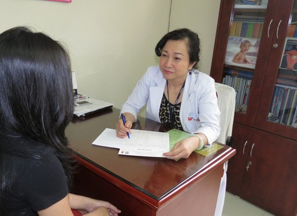 Vụ nhầm thuốc phá thai, bà bầu mất con: Cơ sở y tế nên đổi thuốc? - 1 Bác sĩ Dương Phương Mai đang tư vấn cho một bệnh nhân
