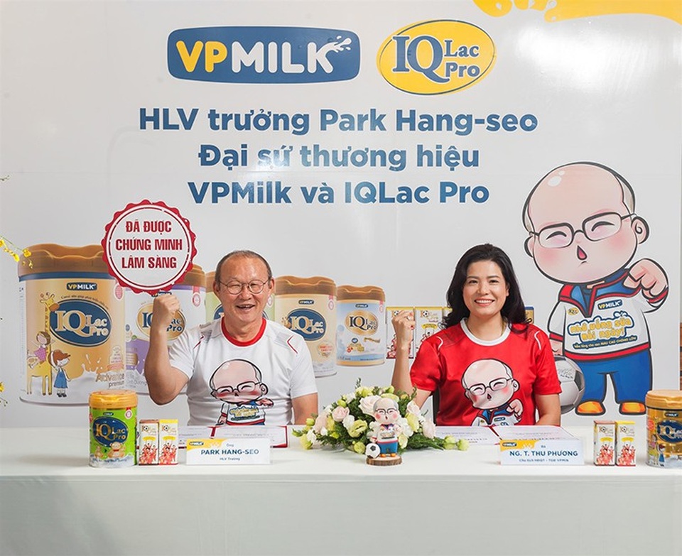 HLV Park Hang Seo đề cao vai trò của dinh dưỡng trong thể thao - 3 Bà Nguyễn Thị Thu Phương, Tổng giám đốc công ty VPMilk cùng HLV Trưởng Park Hang-seo mong muốn lan tỏa thông điệp Nhớ Uống Sữa Mỗi Ngày đến với tất cả trẻ em Việt Nam