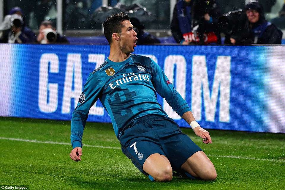 Những khoảnh khắc C.Ronaldo nhấn chìm Juventus trên đất Italia - 21
CR7 vẫn là điểm tựa trong lối chơi của Real Madrid