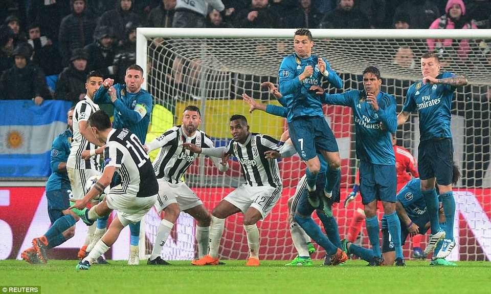 Những khoảnh khắc C.Ronaldo nhấn chìm Juventus trên đất Italia - 11
Trước khi bị đuổi khỏi sân, Dybala đã chơi đầy năng nổ bên phía Juventus