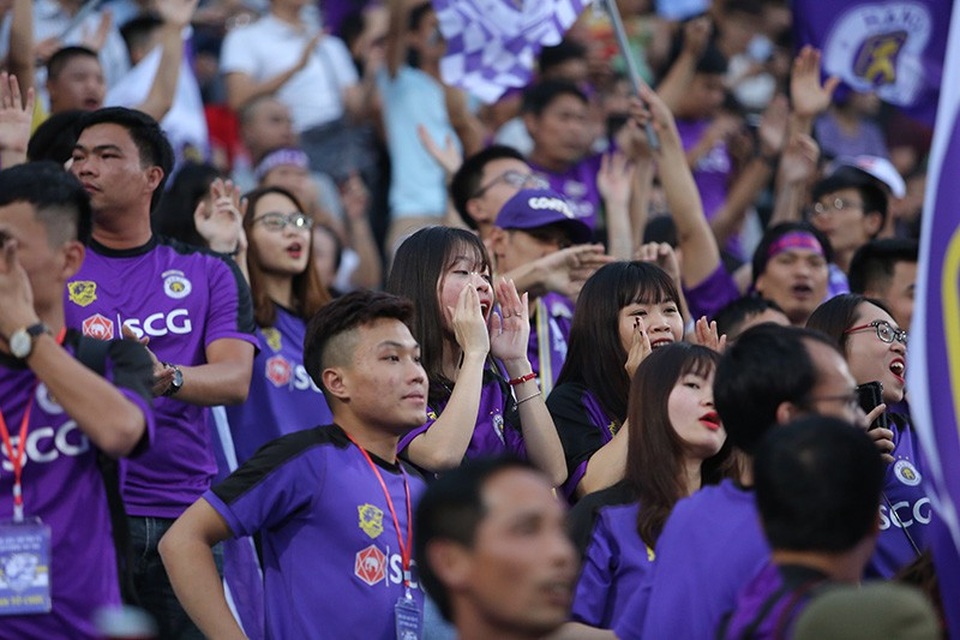CĐV Hà Nội, HA Gia Lai cuồng nhiệt cổ vũ ngôi sao U23 Việt Nam - 5 CĐV Hà Nội, HA Gia Lai cuồng nhiệt cổ vũ ngôi sao U23 Việt Nam - 5