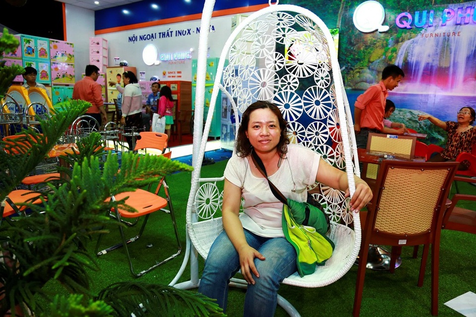 "Mướt mồ hôi" chơi trò ném bóng vào... ngăn tủ - 12 Qui Phúc đang là nhà sản xuất hàng đầu về các sản phẩm nội - ngoại thất bằng inox, nhựa như: bàn ghế inox, bàn ghế nhựa, tủ nhựa, bàn ghế café, bàn ghế học sinh, bàn ghế văn phòng… Các sản phẩm được Qui Phúc thiết kế hiện đại, tính năng tiện dụng và có tính thẩm mỹ cao.