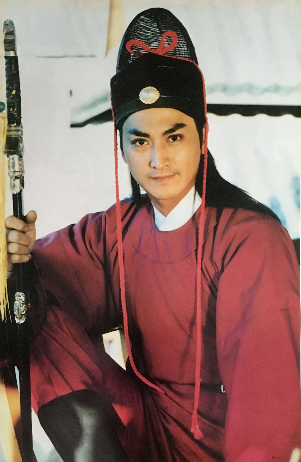 Bất ngờ với nghề kiếm sống của sao Hoa ngữ trước khi nổi tiếng - 9 Nam diễn viên Hà Gia Kính (58 tuổi) từng là nhân viên cửa hàng kem và nhân viên hỗ trợ chuyển cáng bệnh nhân trong viện.