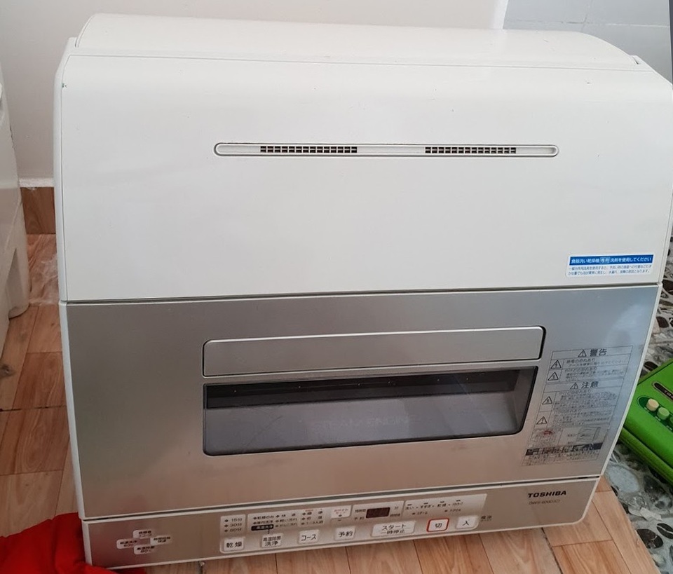 Hàng điện tử cũ nội địa Nhật vẫn hút khách dù hàng mới cực rẻ - 3
Máy rửa bát của Nhật giá khoảng 5 triệu đồng