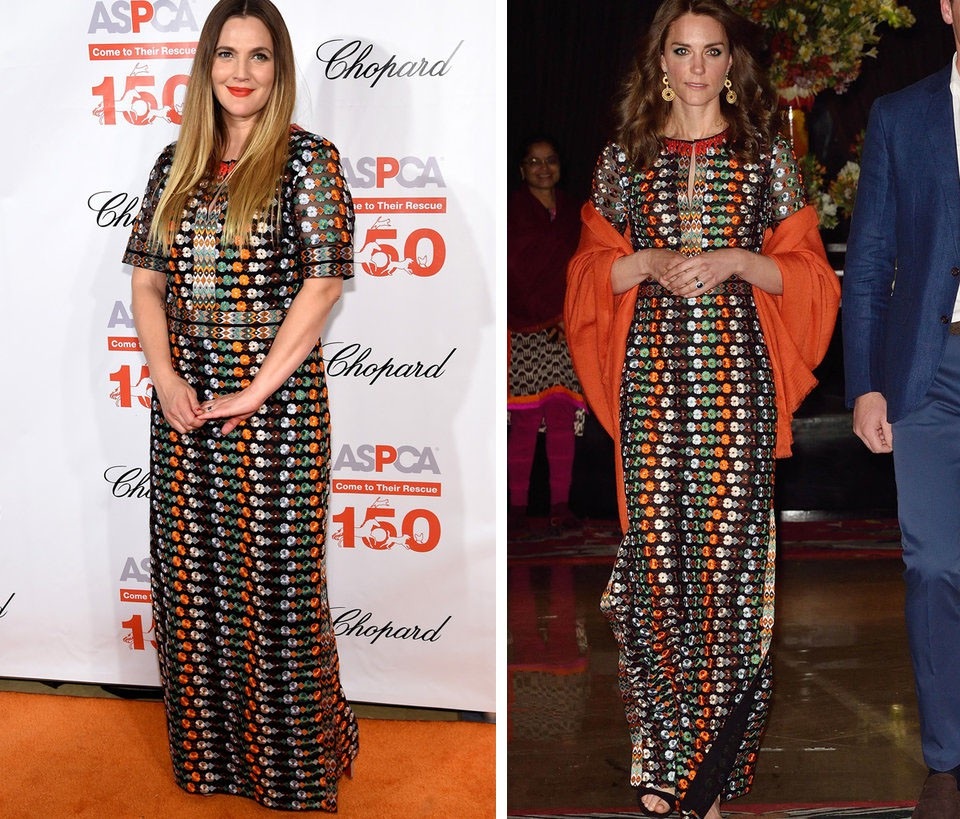 Khi các sao lớn cũng “đụng hàng… chan chát” - 19 Nữ diễn viên Drew Barrymore (trái) và công nương Anh Kate Middleton (phải) cùng diện một mẫu váy trong cùng một ngày hồi tháng 4/2016. Khi ấy, Barrymore tới dự một buổi tiệc ở thành phố New York, Mỹ vào ngày 14/4. Cũng trong tối hôm đó, cách xa ngàn dặm, công nương Middleton diện một chiếc váy khác giống hệt khi đến thăm Thimphu, Bhutan.