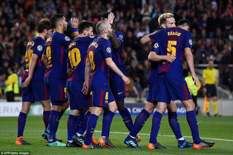 Những khoảnh khắc Barcelona “vùi dập” AS Roma tại Nou Camp - 15
Barcelona vẫn thể hiện sự áp đảo toàn diện ở khu vực giữa sân