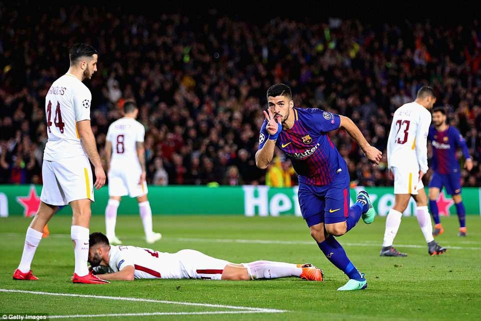 Những khoảnh khắc Barcelona “vùi dập” AS Roma tại Nou Camp - 6
Luis Suarez ấn định thắng lợi 4-1 cho Barcelona ở phút 87