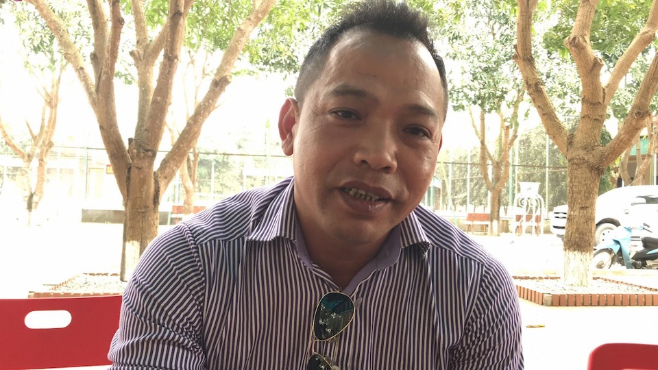 Nghệ An: Ba người bị truy tố, kẻ tông xe vẫn nhởn nhơ? - 3 Anh Nguyễn Văn Hải (SN 1974, trú tại phường Nghi Hòa) người chứng kiến sự việc cho biết: “Tôi thấy Đ lao xe về phía đám đông, rồi tông vào mẹ con bà Nguyệt đặc biệt là anh Toàn đến 3 lần. Ai ở đó cũng đều rất bức xúc trước hành vi của Đ”.