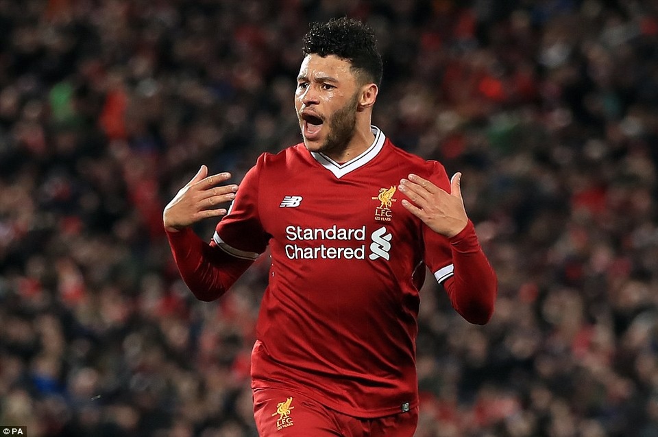 Nhìn lại chiến thắng hoành tráng của Liverpool trước Man City - 7
Cầu thủ người Anh cho thấy anh rất có duyên ghi bàn vào lưới đội bóng thành Manchester, ba tháng trước Oxade-Chamberlain mở tỉ số ở trận thắng 4-3 của Liverpool trước Man City