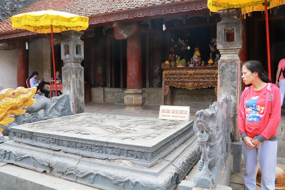 Chiêm ngưỡng cặp long sàng bảo vật độc nhất Việt Nam - 9
Các nhà sử học đánh giá, long sàng trước bái đường cùng với long sàng nghi môn ngoại là kiệt tác điêu khắc của người Việt.