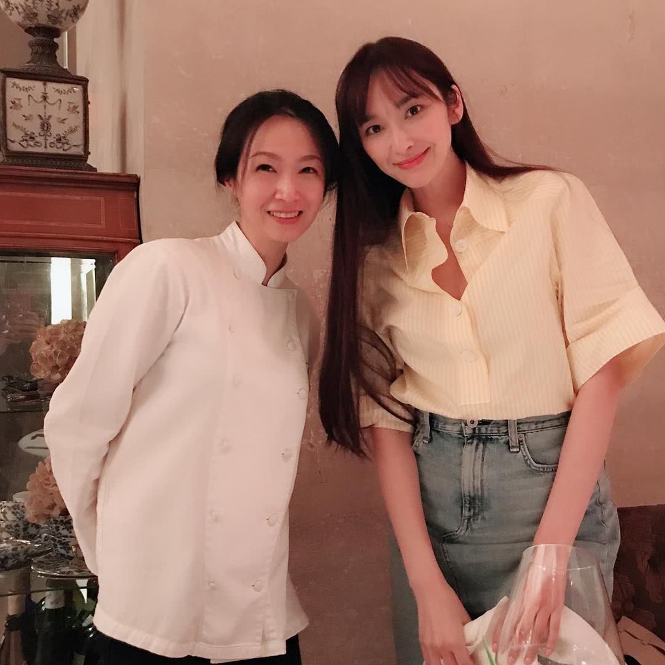 Ngô Bội Từ một mình đưa con đi du lịch giữa bão tin đồn chia tay bạn trai tỉ phú - 12