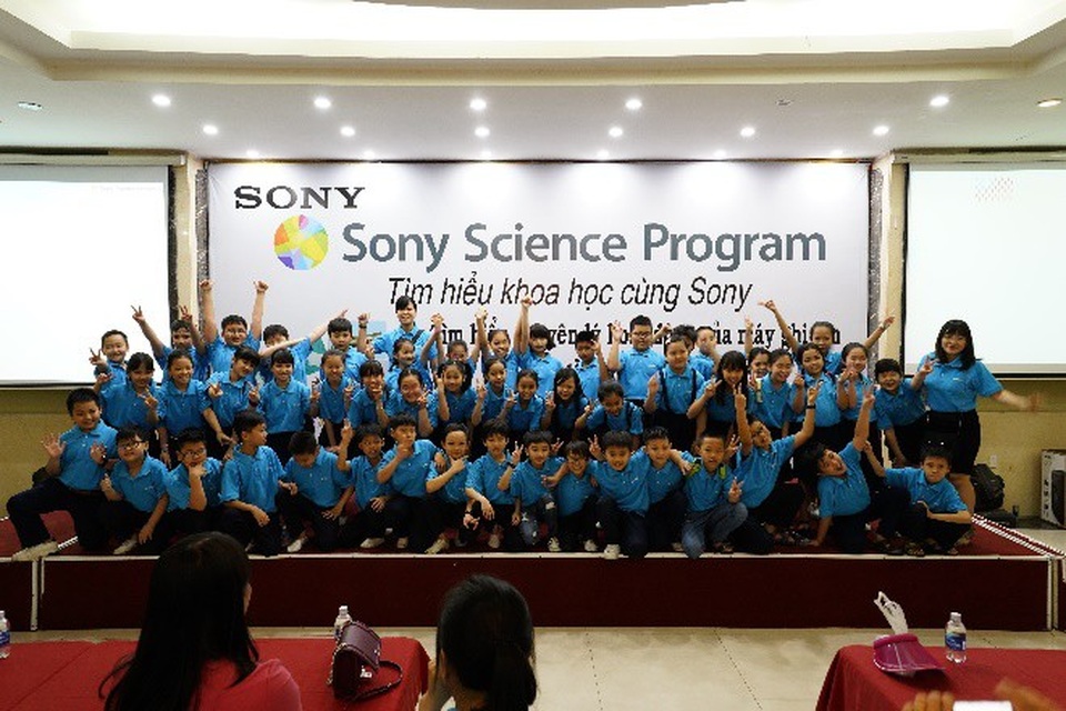 Khám phá khoa học rất cần thiết cho sự phát triển của trẻ - 3 Tìm hiểu khoa học cùng Sony đã trở thành hoạt động ngoại khóa thực hành hàng đầu dành cho học sinh tiểu học và THCS.