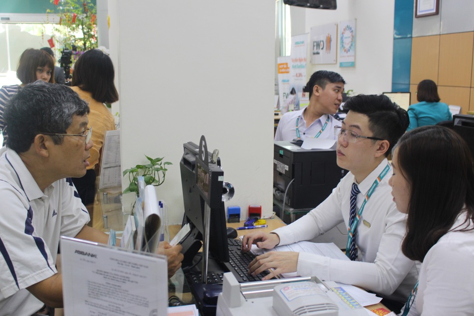 ABBANK nhận gói tài trợ 40 triệu USD từ DEG và NORFUND - 1
Khách hàng giao dịch tại một chi nhánh của ABBANK