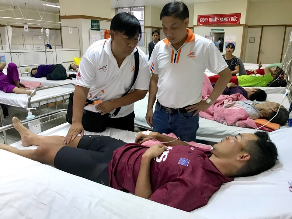 Gặp tai nạn trên đường đua, Lê Văn Duẩn chia tay giải xe đạp xuyên Việt 2018 - 1 Lê Văn Duẩn hiện vẫn đang phải nằm viện sau tai nạn