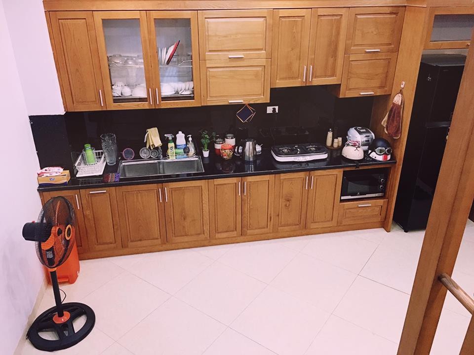 Chốn đi về khang trang của MC Hoàng Linh “Chúng tôi là chiến sĩ” - 7 Khu bếp gọn gàng, trang nhã.