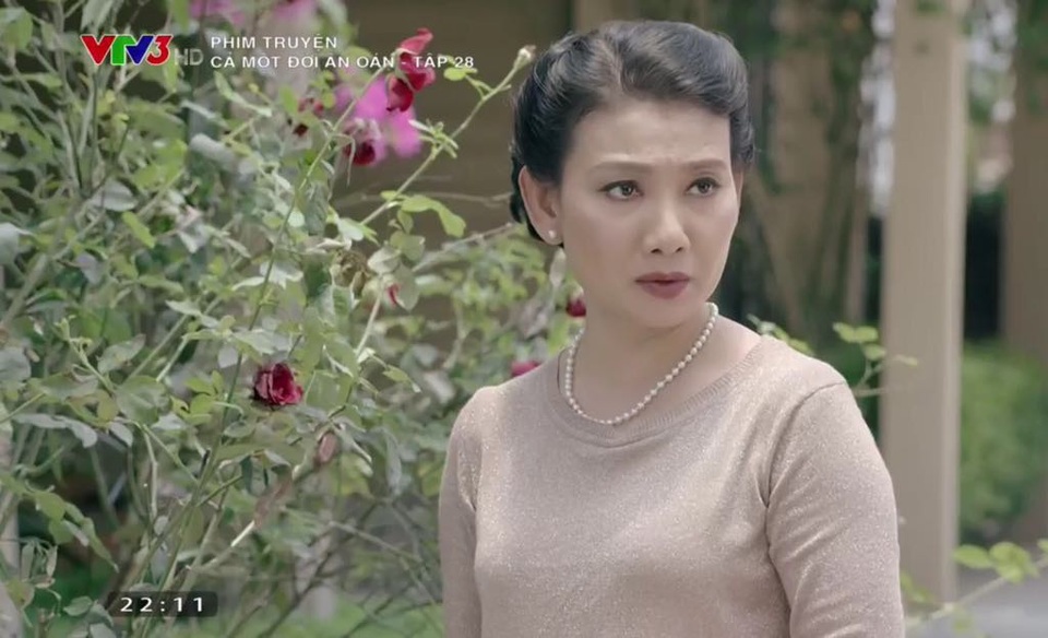 NSƯT Mỹ Uyên: “Ngoài đời, tôi như một cái thùng rác chứa đầy rác” - 2 Mỹ Uyên nhiều khi cảm thấy khó chịu khi vào vai bà Lan trong phần 1 của Cả một đời ân oán.