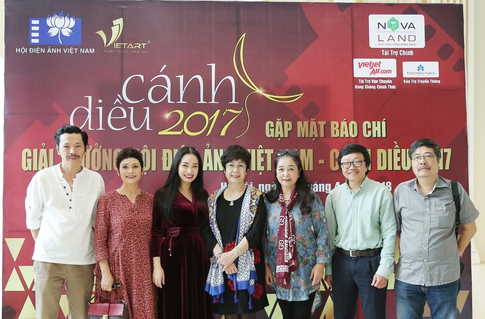 Cánh Diều 2017 được tổ chức hoành tráng tại Hà Nội - 1 Đại diện Hội Điện Ảnh Việt Nam và Công ty CP Truyền thông VIETART tại buổi gặp mặt báo chí Giải thưởng Cánh Diều 2017.