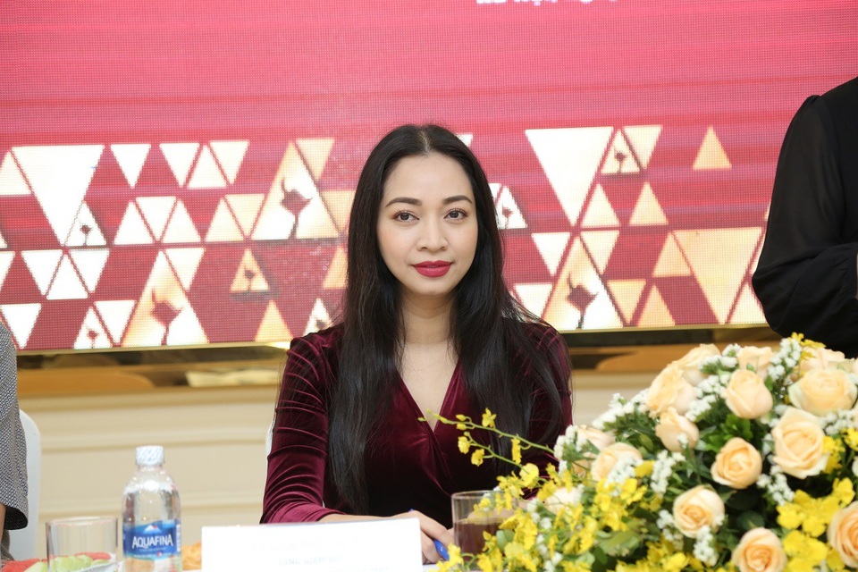 Cánh Diều 2017 được tổ chức hoành tráng tại Hà Nội - 2 Bà Đoàn Thúy Phương – TGĐ Công ty CP Truyền thông VIETART – Đơn vị thực hiện Lễ trao giải Cánh Diều 2017 cho biết sự kiện trao giải năm nay được tổ chức tại Hà Nội với quy mô hoành tráng, chuyên nghiệp.