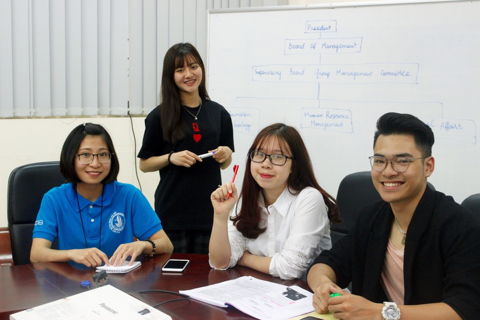 Học cử nhân ngành Ngôn ngữ Anh tại Trường Đại học Bách khoa Hà Nội - Cơ hội nghề nghiệp rộng mở - 2 Học cử nhân ngành Ngôn ngữ Anh tại Trường Đại học Bách khoa Hà Nội - Cơ hội nghề nghiệp rộng mở - 2