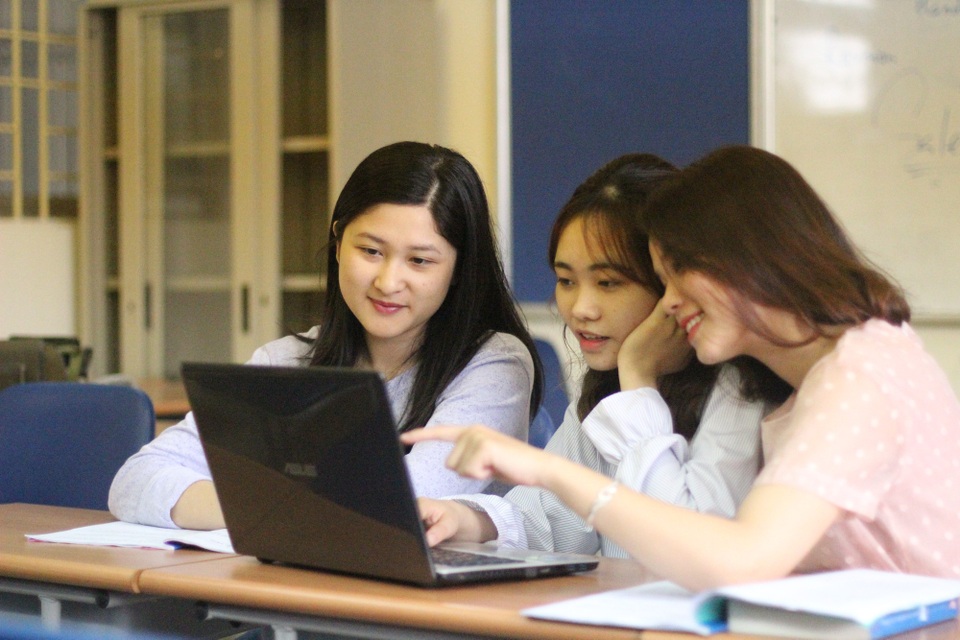 Học cử nhân ngành Ngôn ngữ Anh tại Trường Đại học Bách khoa Hà Nội - Cơ hội nghề nghiệp rộng mở - 4 Học cử nhân ngành Ngôn ngữ Anh tại Trường Đại học Bách khoa Hà Nội - Cơ hội nghề nghiệp rộng mở - 4