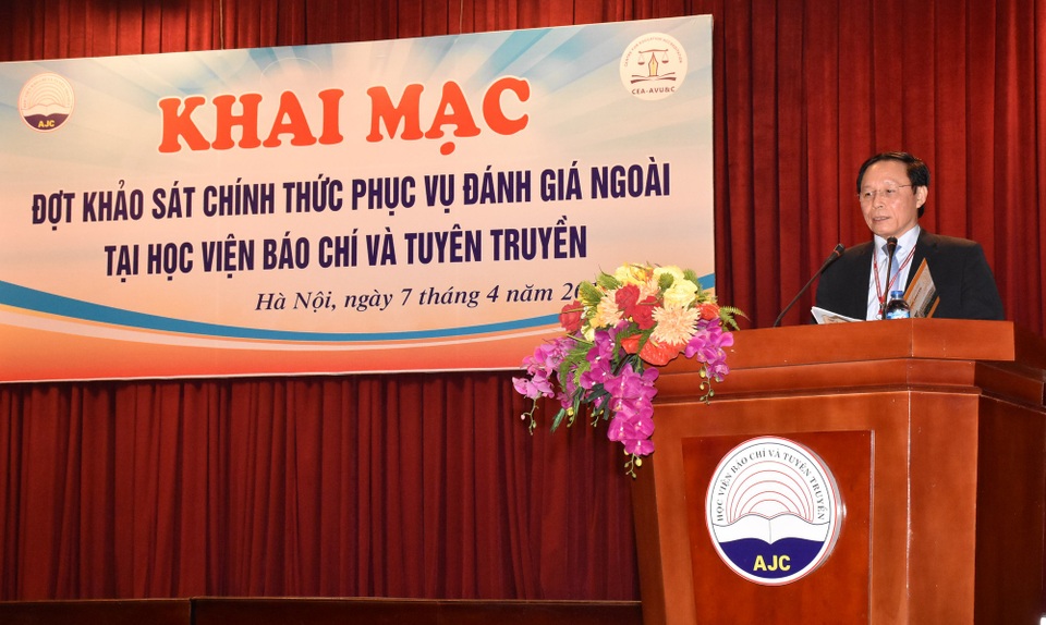Khai mạc đợt khảo sát chính thức đánh giá ngoài Học viện Báo chí và Tuyên truyền - 1 PGS.TS Trương Ngọc Nam, Giám đốc, Chủ tịch Hội đồng Tự đánh giá Học viện Báo chí và Tuyên truyền phát biểu.