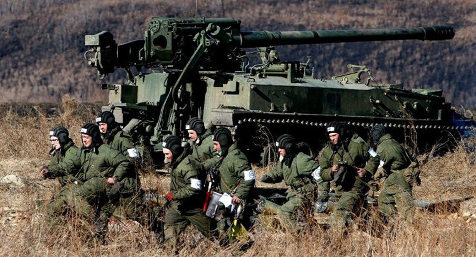 Báo Ukraine nói Nga điều 77.000 quân đến biên giới - 1 Binh lính Nga trong một cuộc tập trận (Ảnh: Sputnik)