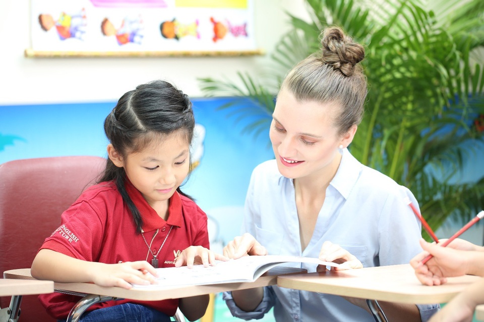 Anh Văn Hội Việt Mỹ VUS khai trương Trung tâm Cầu Giấy với một loạt ưu đãi hấp dẫn - 1
Trải nghiệm công nghệ giảng dạy tiếng anh của Học Kỳ tại VUS.