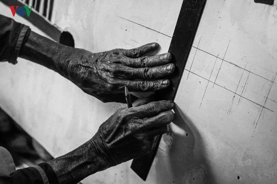 Mọi chi tiết đều được ông chăm chút tỉ mỉ.