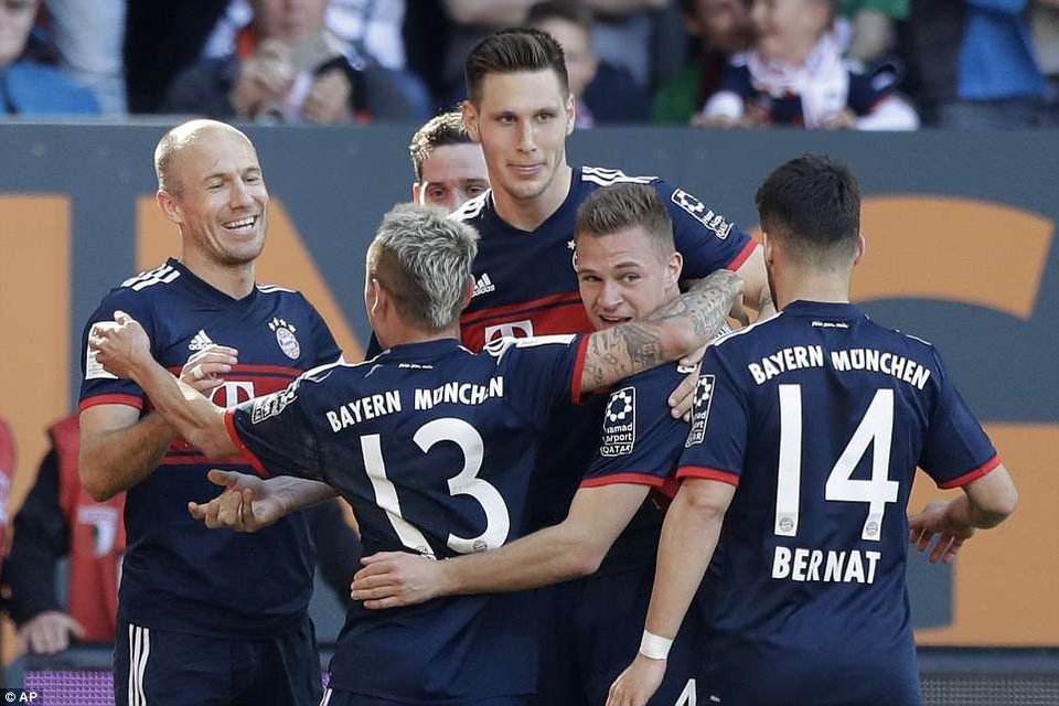 Bayern Munich chính thức vô địch Bundesliga lần thứ 6 liên tiếp - 2 Bayern Munich vùi dập Augsburg trong trận đấu quyết định