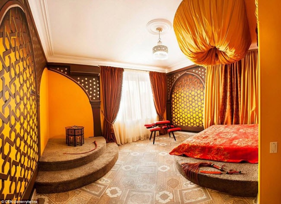 Khách sạn “tình yêu” Cherry Twins là nơi lý tưởng để các cặp đôi nhập vai vào nhân vật trong những bộ phim tình cảm.