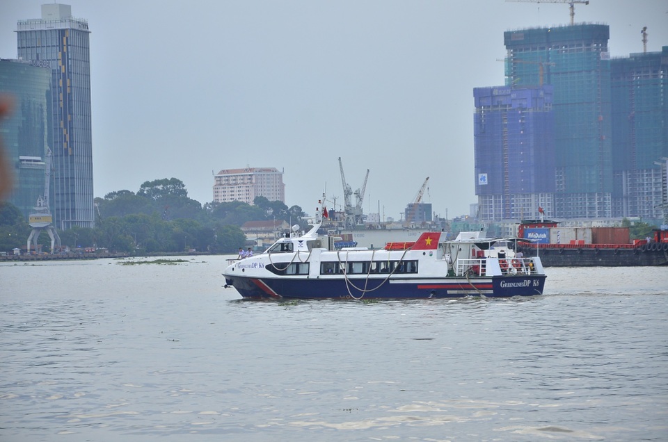 TPHCM: Tàu cao tốc chở 42 người gặp nạn tại Cần Giờ - 1 TPHCM: Tàu cao tốc chở 42 người gặp nạn tại Cần Giờ - 1