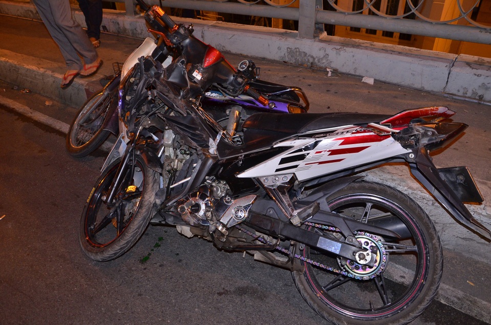 2 xe máy tại hiện trường
