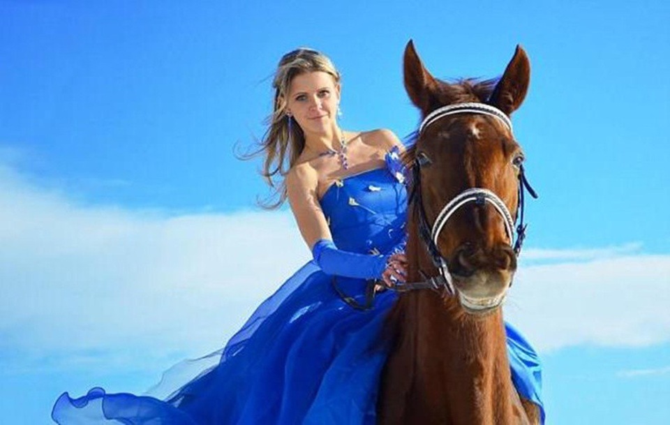 Ekaterina là một cô gái trẻ trung, xinh đẹp