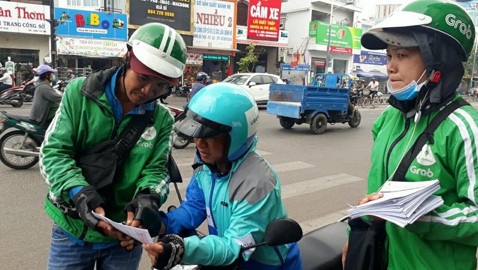 Kệ lùm xùm, Uber vẫn “chia tay” người dùng và dọn về ở chung với Grab từ hôm nay - 1 Uber “chia tay” người dùng và dọn về ở chung với Grab từ ngày 8/4.