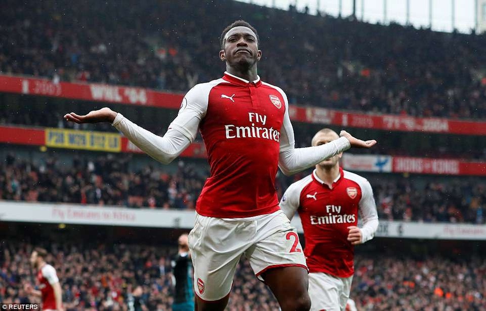 Arsenal 3-2 Southampton: "Chân gỗ" Welbeck thành người hùng - 1
Welbeck lập cú đúp trong chiến thắng của Arsenal