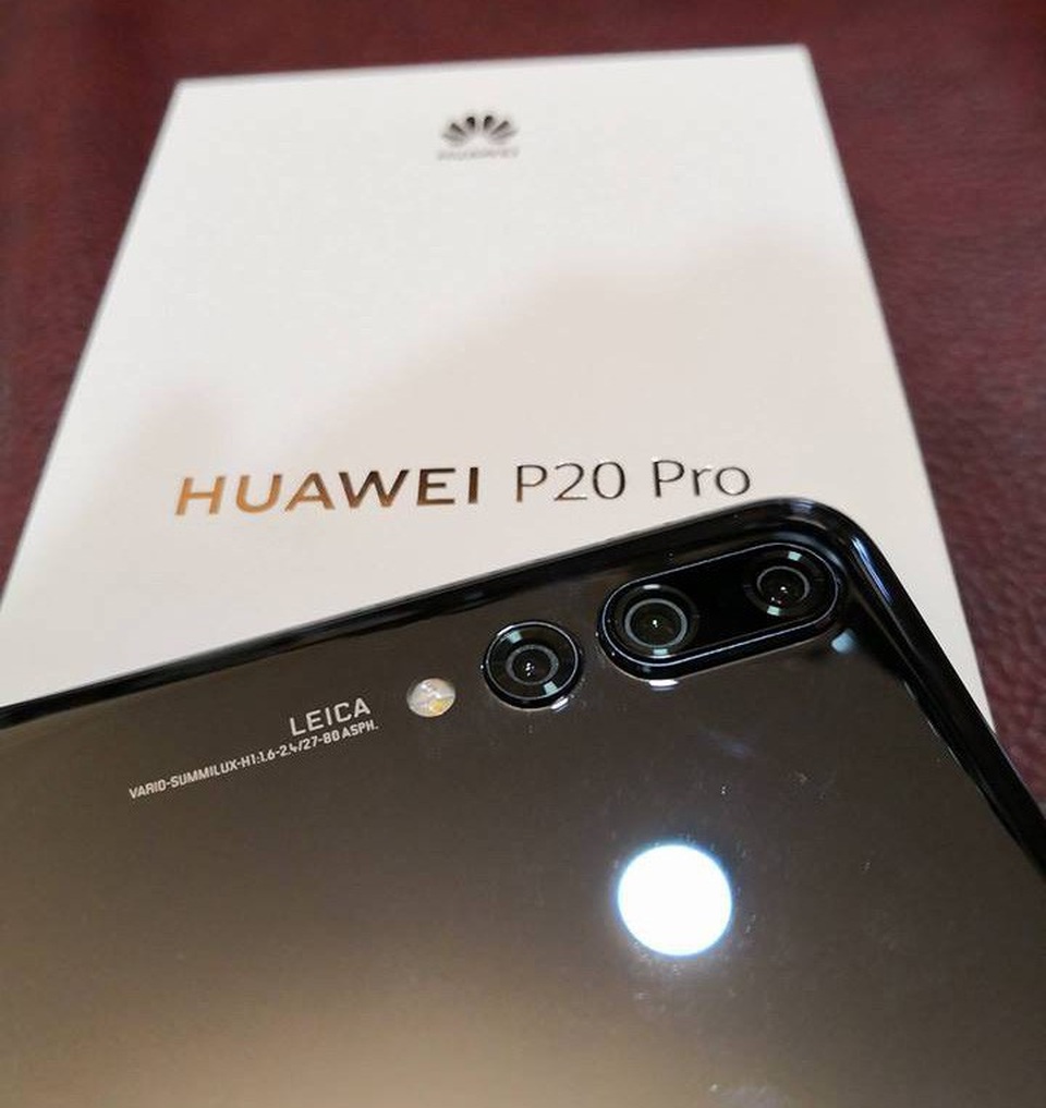 Huawei P20 Pro với 3 camera "khủng" được xách tay về Việt Nam - 6 Huawei P20 Pro với 3 camera "khủng" được xách tay về Việt Nam - 6