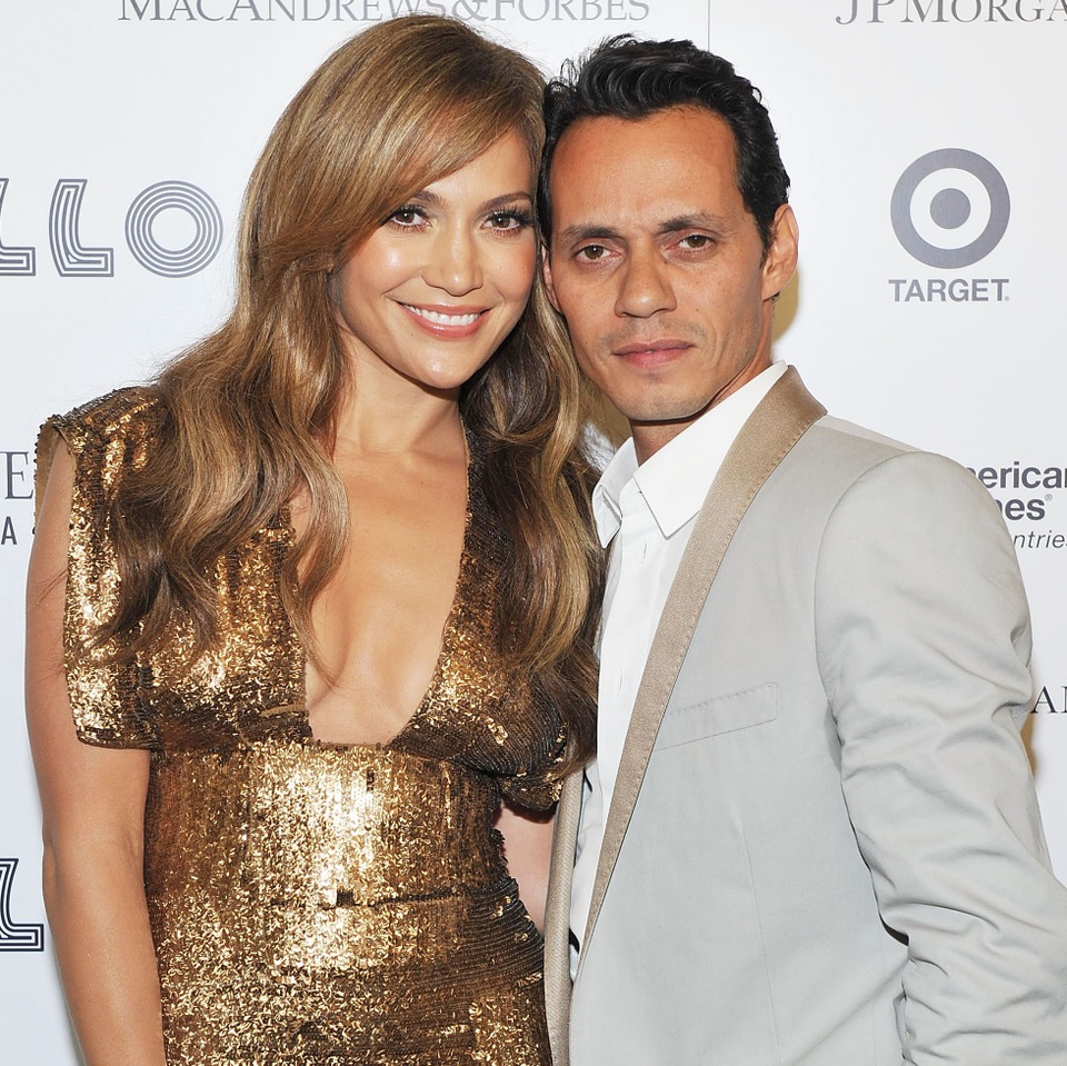 Nghe sao tâm sự chuyện nuôi con sau ly hôn - 9 Cặp đôi ca sĩ Jennifer Lopez (48 tuổi) và Marc Anthony (49 tuổi)