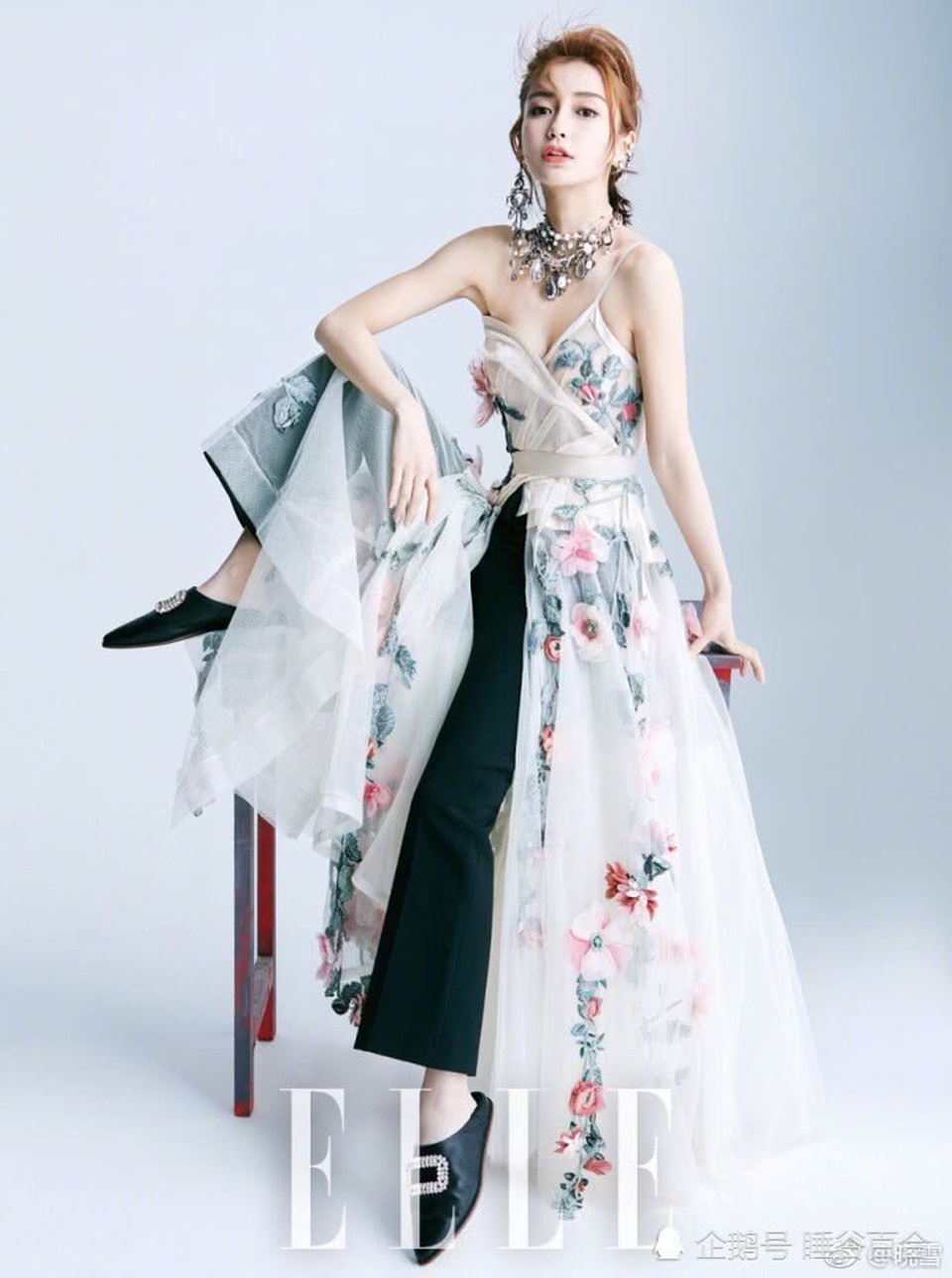 Angelababy thăng hoa về nhan sắc sau khi làm mẹ - 7 Angelababy thăng hoa về nhan sắc sau khi làm mẹ - 7
